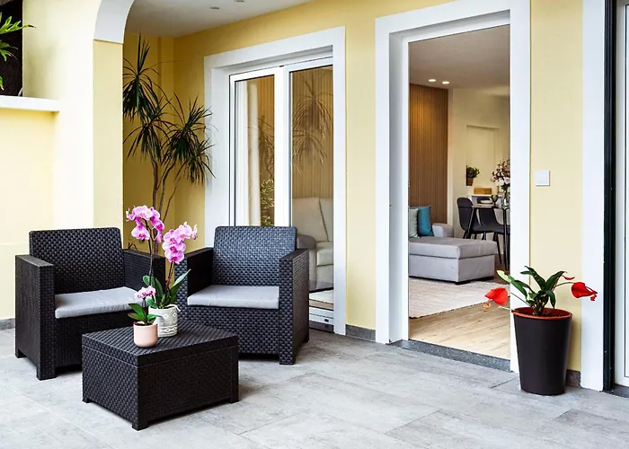 Hidden Corner By Sabugo House * 蓬他达维托亚